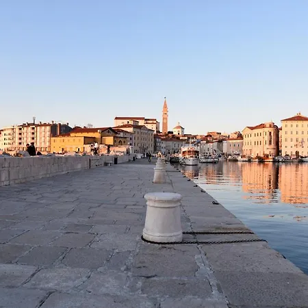 Bernard Coastal Getaway * Piran