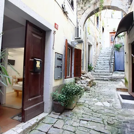 Bernard Coastal Getaway * Piran